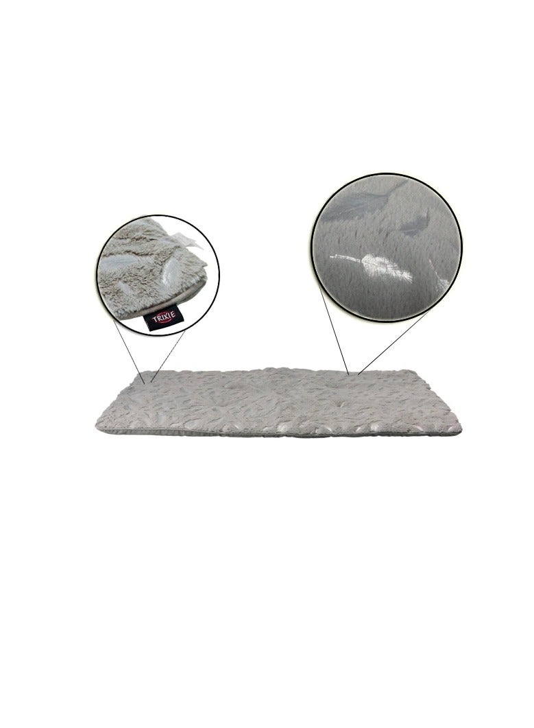 Trixie Feather Blanket For Dogs - Image 1