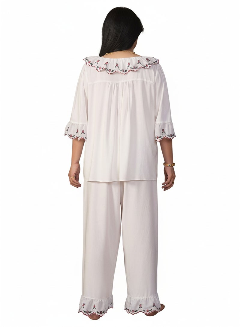 بيوينتي طقم بيجامة نسائي بمقاس كبير مع تطريز زهري وحافة بكشكشة، تصميم بأزرار أمامية، فضفاض بأكمام بطول ثلاثة أرباع - Image 4