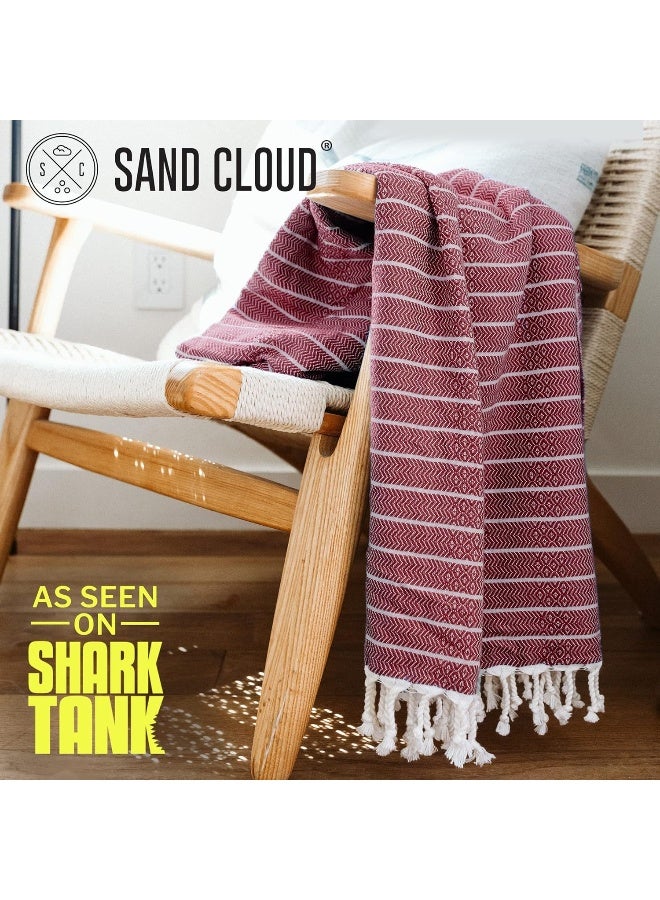 Sand Cloud منشفة شاطئ تركية من ساند كلاود - مقاومة للرمال - منشفة تركية عضوية معتمدة 100% - منشفة سريعة الجفاف للشاطئ، النزهات، البطانية أو الحمام - كما تم عرضها في برنامج شارك تانك - غوجيك بورغندي - Image 2