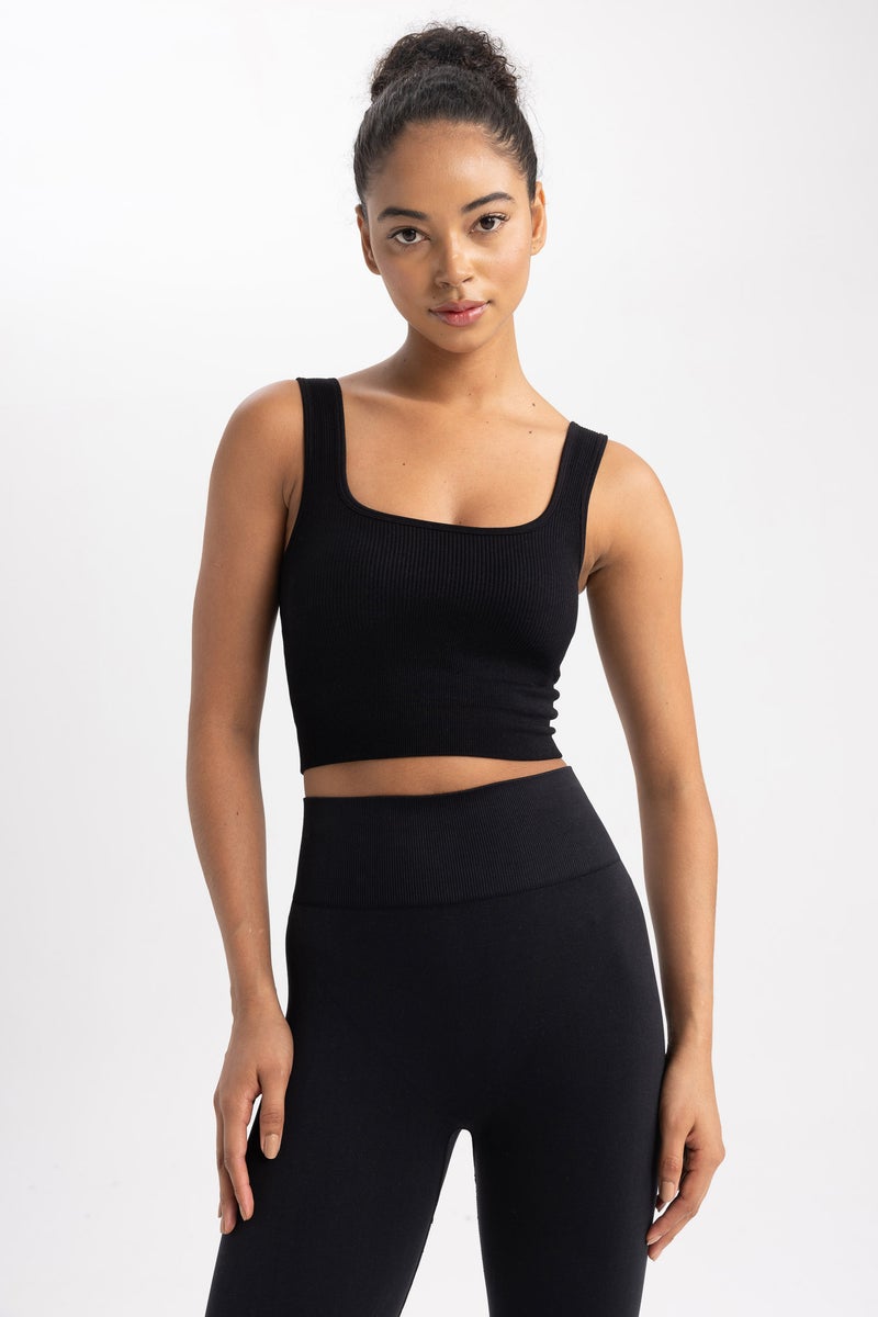DeFacto Woman DeFactoFit Crew Neck Seamless Sports Bra - Image 1