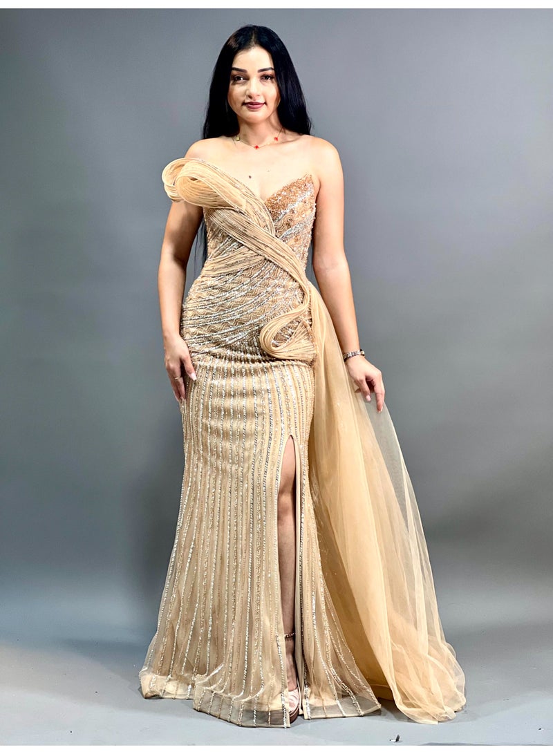 FAIZ COUTURE Elegant Strapless Evening Gown with Sculpted Detail and Side Slit - Image 1