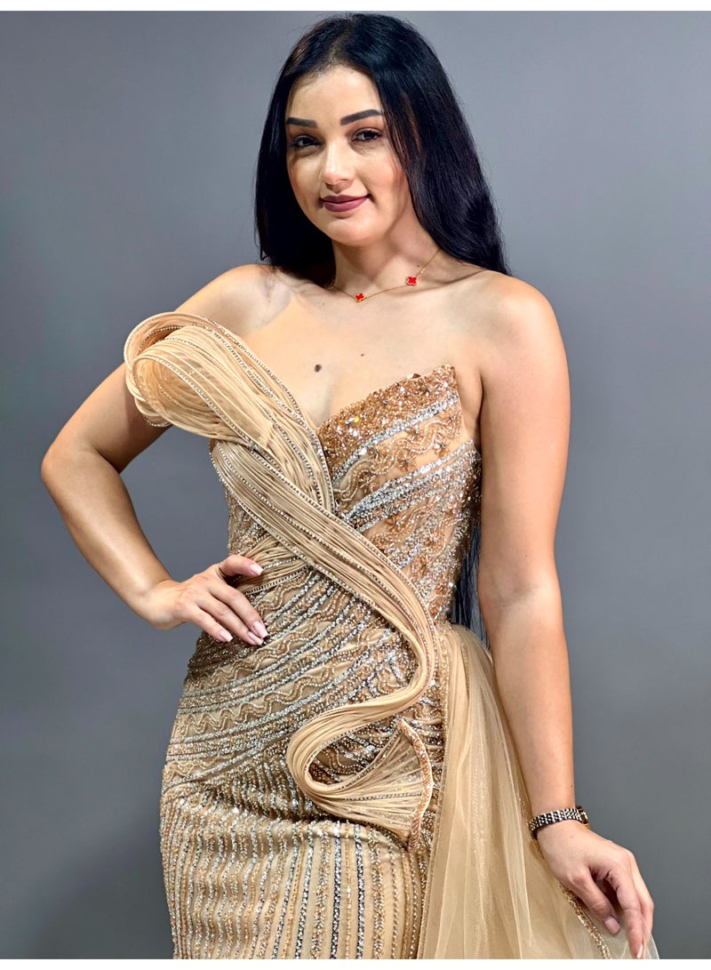 FAIZ COUTURE Elegant Strapless Evening Gown with Sculpted Detail and Side Slit - Image 4