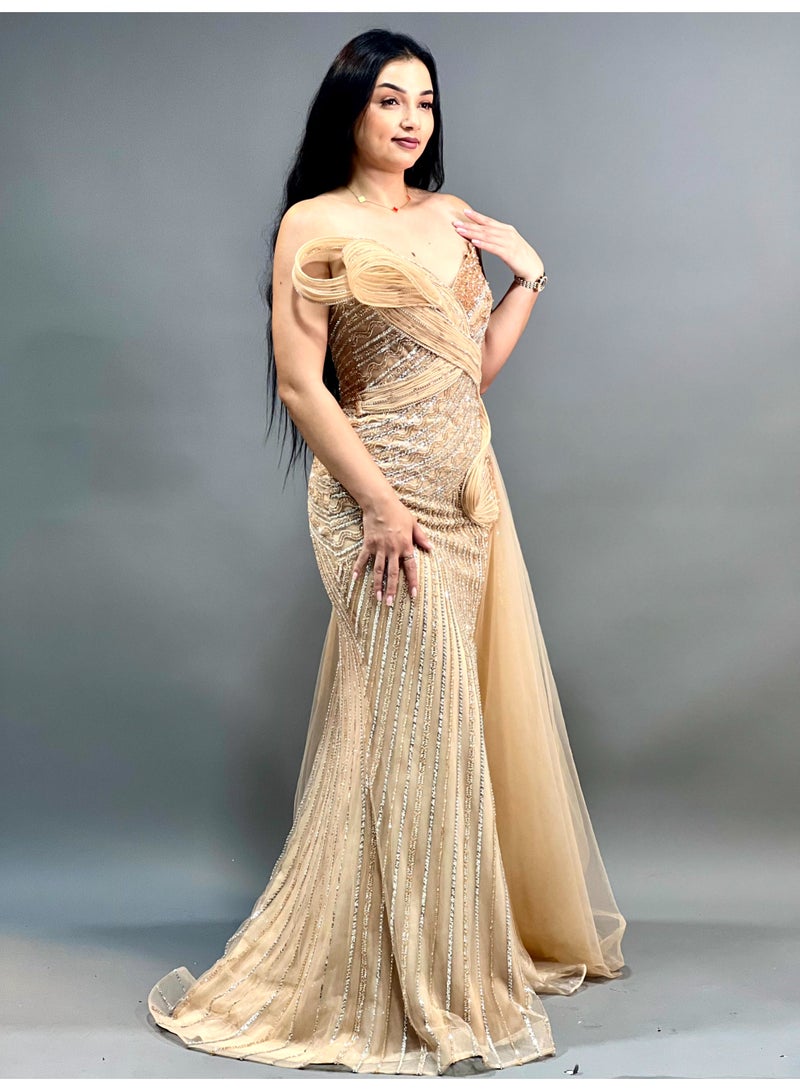 FAIZ COUTURE Elegant Strapless Evening Gown with Sculpted Detail and Side Slit - Image 2