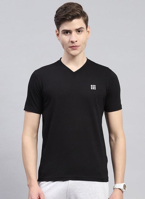 تيشيرت روكيت سولد بياقة على شكل حرف  بقصة عادية