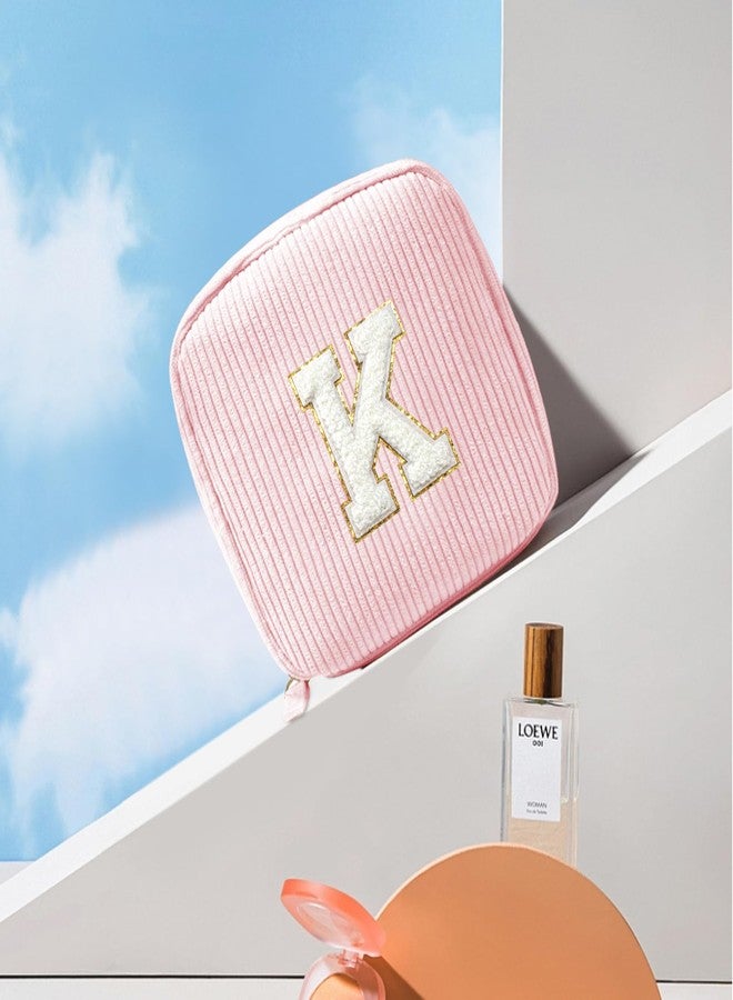 ليتغو حقيبة مكياج أنيقة للنساء - حقائب مكياج مزينة بحروف أولية، حقيبة مستحضرات تجميل، حقيبة مكياج للنساء، هدية مثالية لصديقتها المقربة، أو أختها، أو معلمتها، أو هدية عيد الفصح للمراهقات (حرف K، وردي) - Image 4