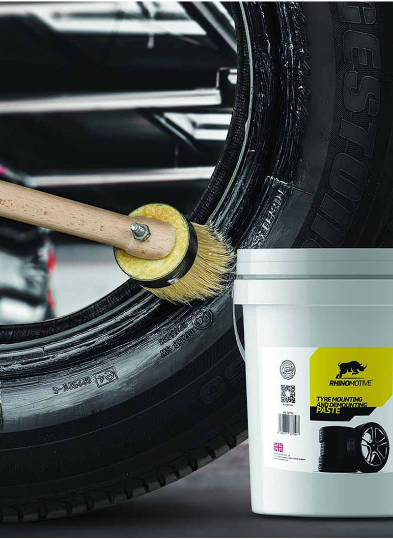 RHINOMOTIVE AUTOMOTIVE TYRE MOUNTING AND DEMOUNTING BRUSH 40 CM, Performs well on any type of tyres for any car, SUVs, trucks, motorcycles, ATVs  - Image 3