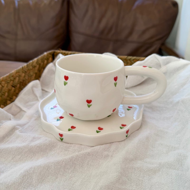 French Ins Retro Christmas Style Hand-Painted Ceramic Coffee Cup And Saucer, High-Looking Afternoon Tea Dessert Saucer - Image 1