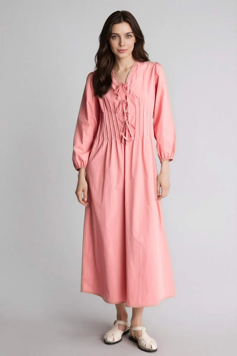 ديفاكتو V-Neck Poplin Dress