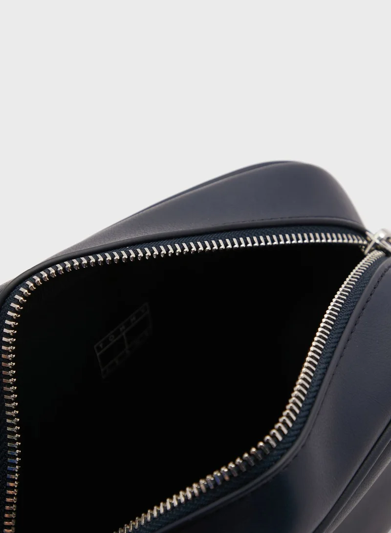 TOMMY JEANS Essential Daily Crossbody Bag