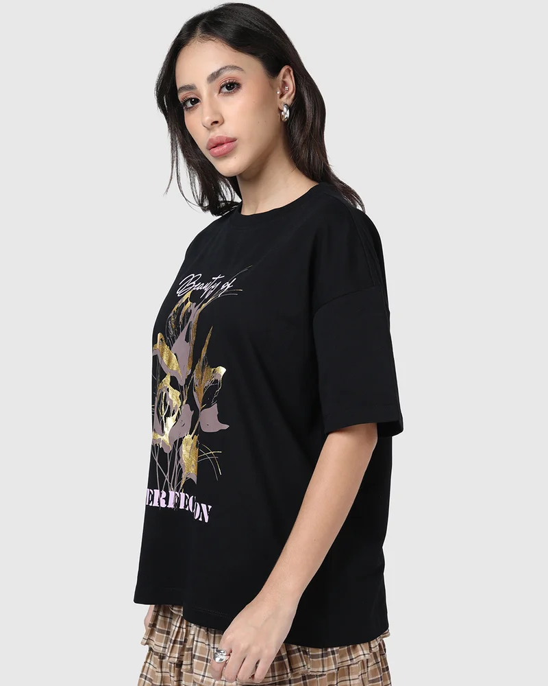 بيواكوف Women's Black Imperfection Foil Printed Oversized T-shirt