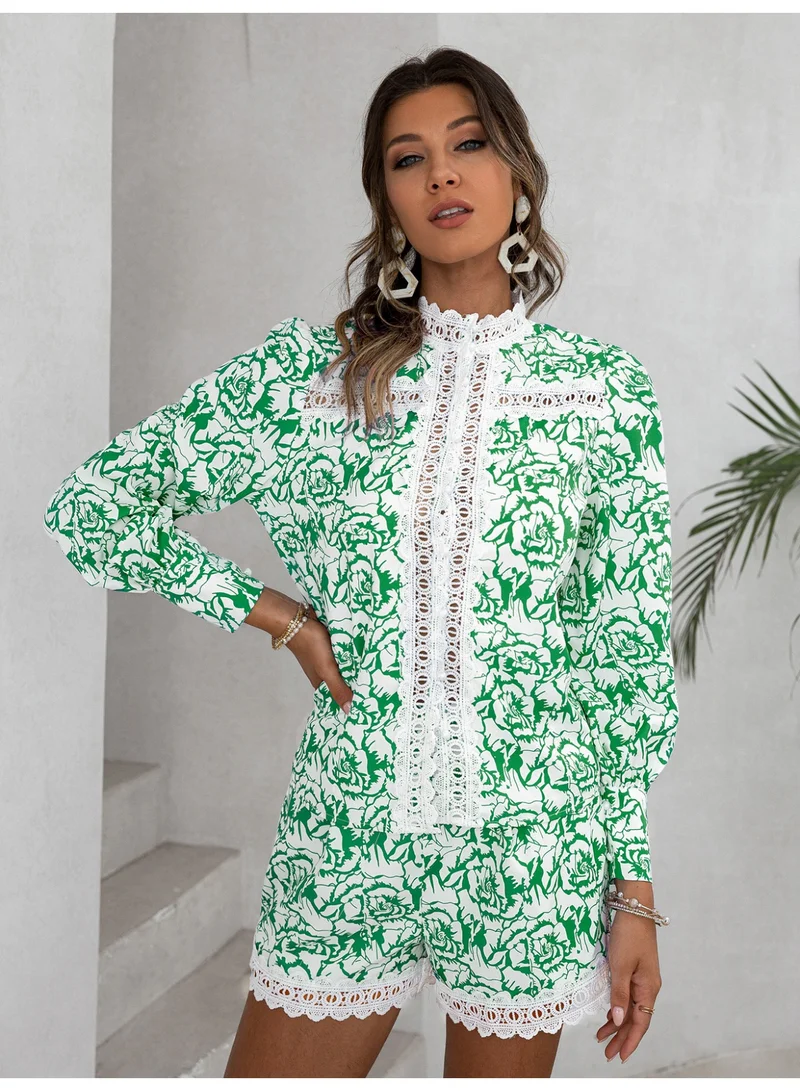 SIMPLEE A dress with green print and white lace trim, suitable for summer outings
