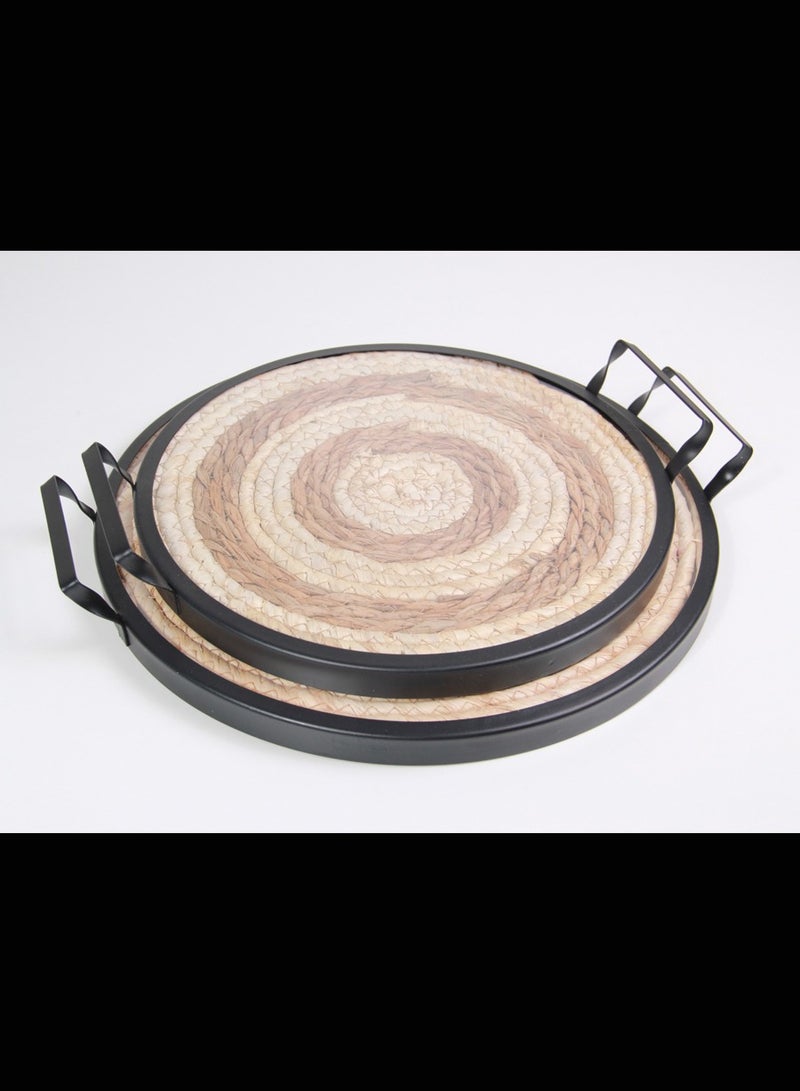 A set of multi-use serving trays - Image 1