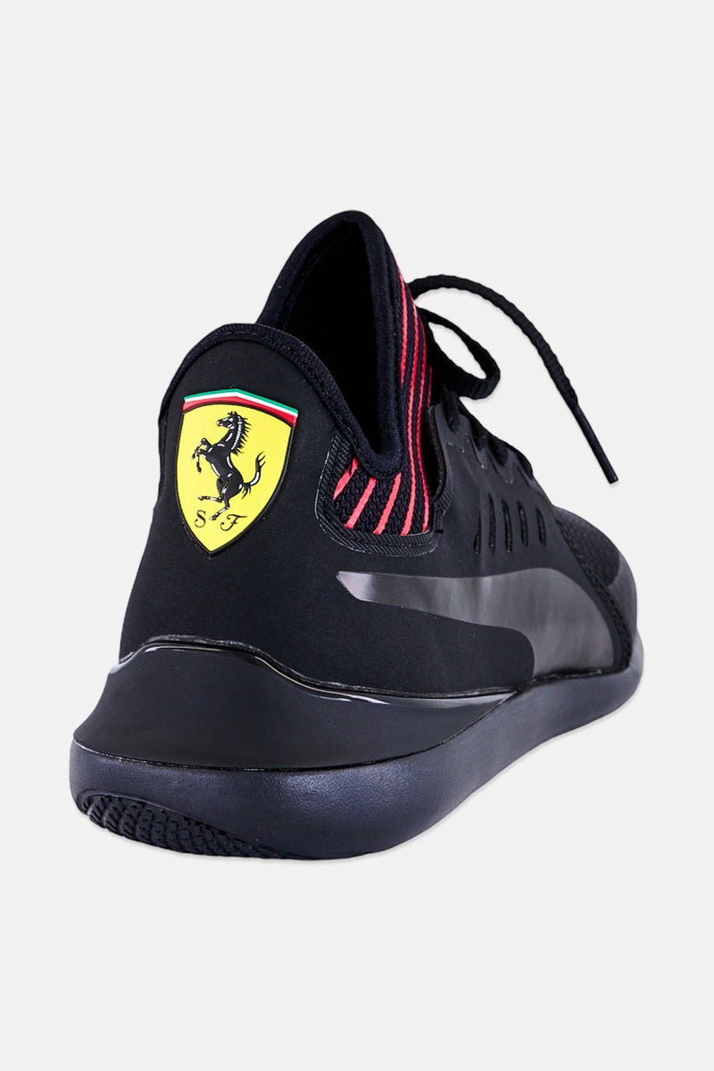 PUMA أحذية سباق بومّا × فيراري للأطفال الأولاد SF Evo Cat Mace مزودة بأربطة، سوداء - Image 2
