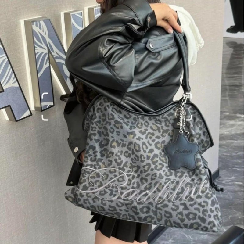 BadBlue Women's Large Canvas Shoulder Bag Leopard & Polka Dot - Image 3