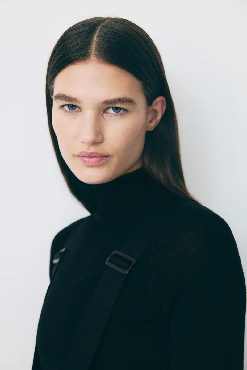 اتش اند ام بنطلون رياضي بتصميم مقاوم للماء