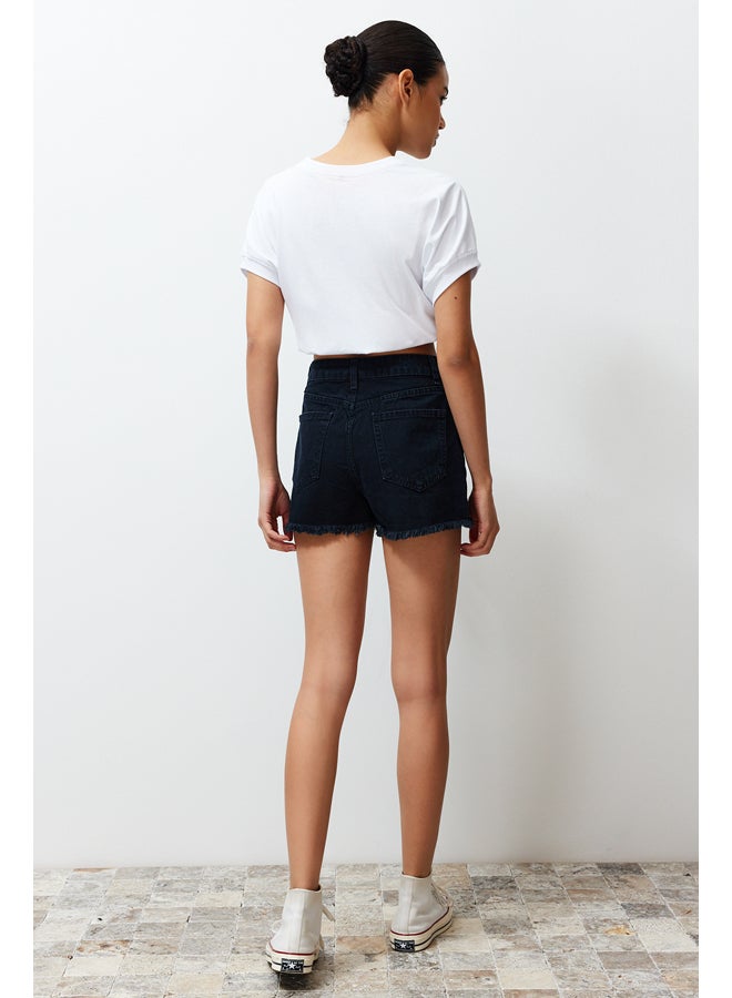trendyol Midnight Black Shorts & Bermuda TWOSS22SR00047  - Image 3