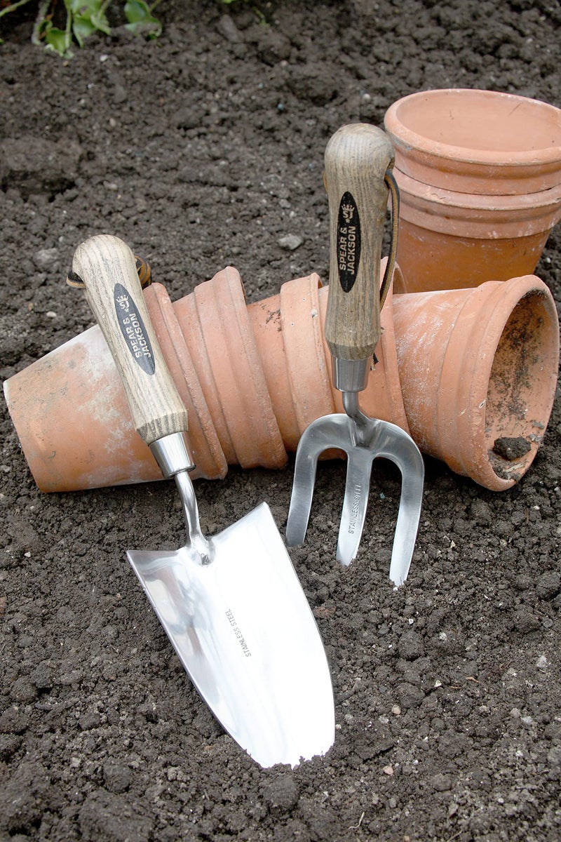 Spear  Jackson Spear & Jackson 5030TR Traditional Stainless 5 ½" Hand Trowel - Image 5