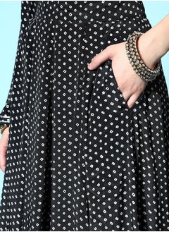 SASSAFRAS Diamond Ditsy Print Pocket Detail Maxi Skirt by Styli  - Image 5