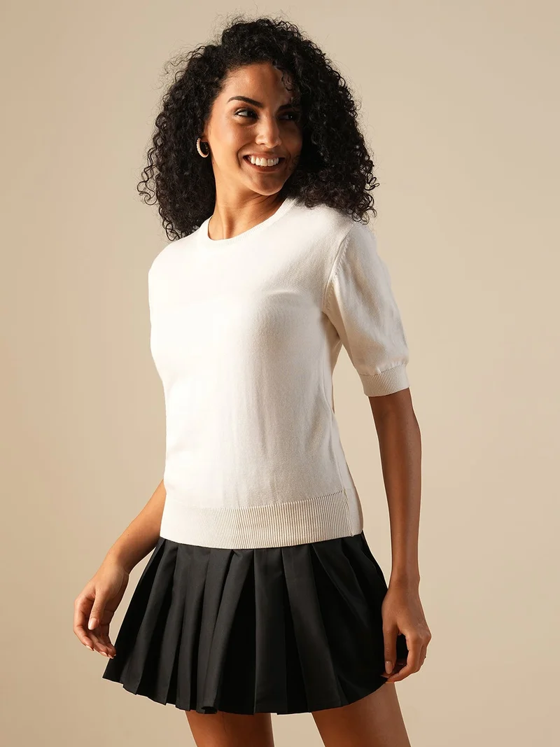 جلو باص بلوفر نسائي بياقة مستديرة وأكمام منفوشة من جلوبس