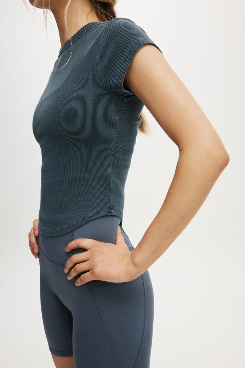 Body ACTIVE CURVED HEM BABY TEE