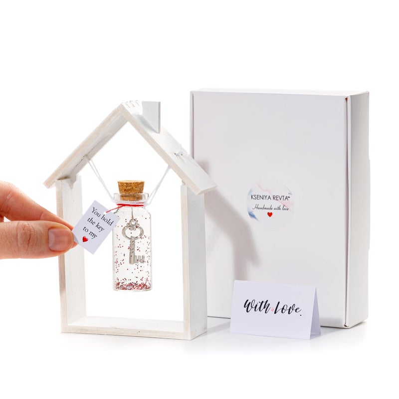 Kseniya Revta هدية ذكرى كسيينا ريفتا لها وله هدية رومانسية لصديق أو صديقة رسالة في زجاجة أحبك هدايا للزوجة أو الزوج مفتاح أنت تحمل مفتاح قلبي في إطار خشبي