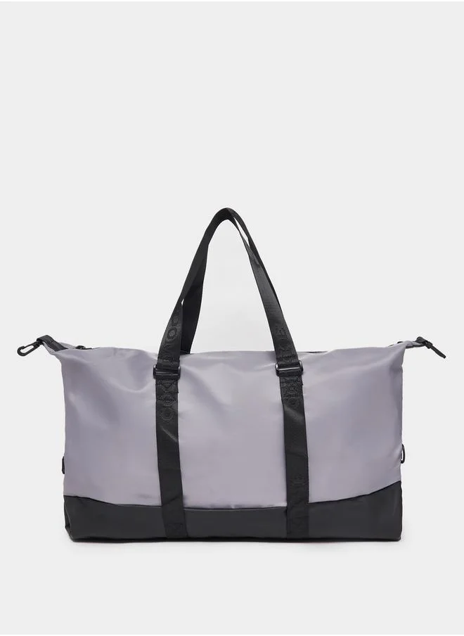 Styli Contrast Panel Zip Closure Gym Bag