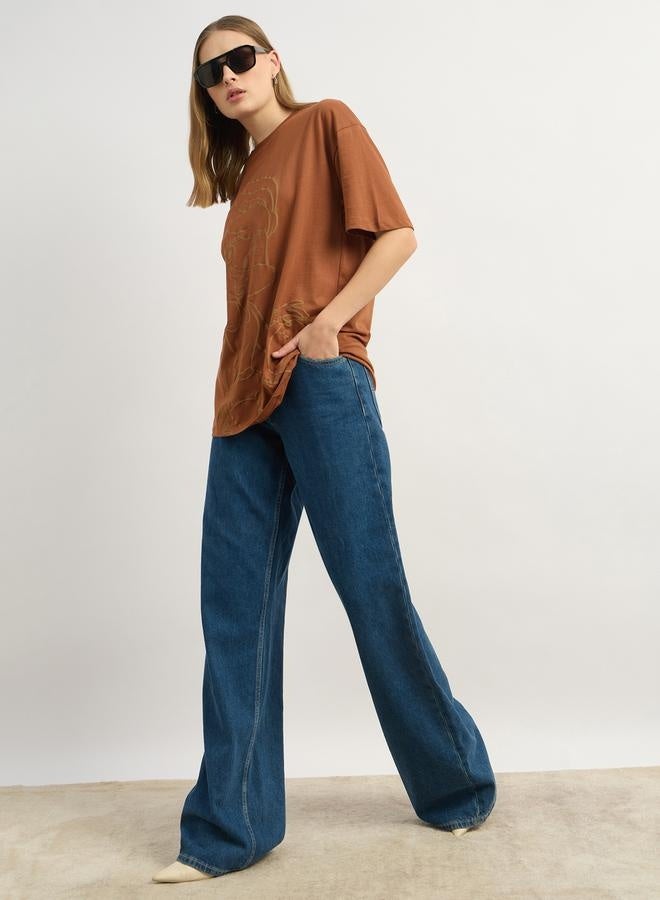 Styli Graphic Print Oversized Round Neck Longline T-Shirt - Image 1