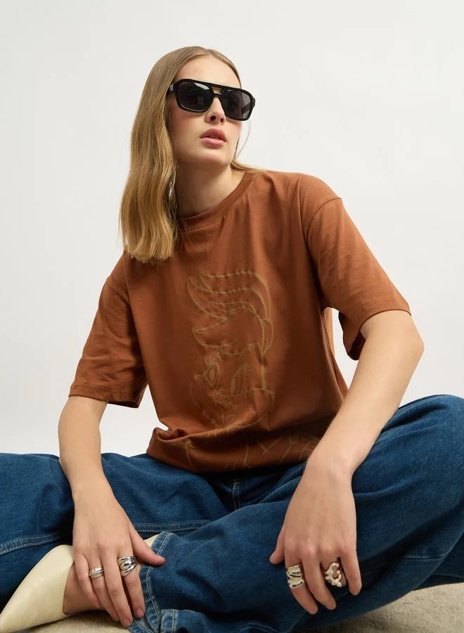 Styli Graphic Print Oversized Round Neck Longline T-Shirt