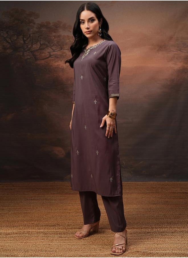Vishudh Embroidered Round Neck Tunic and Trousers Co-Ords by Styli  - Image 4