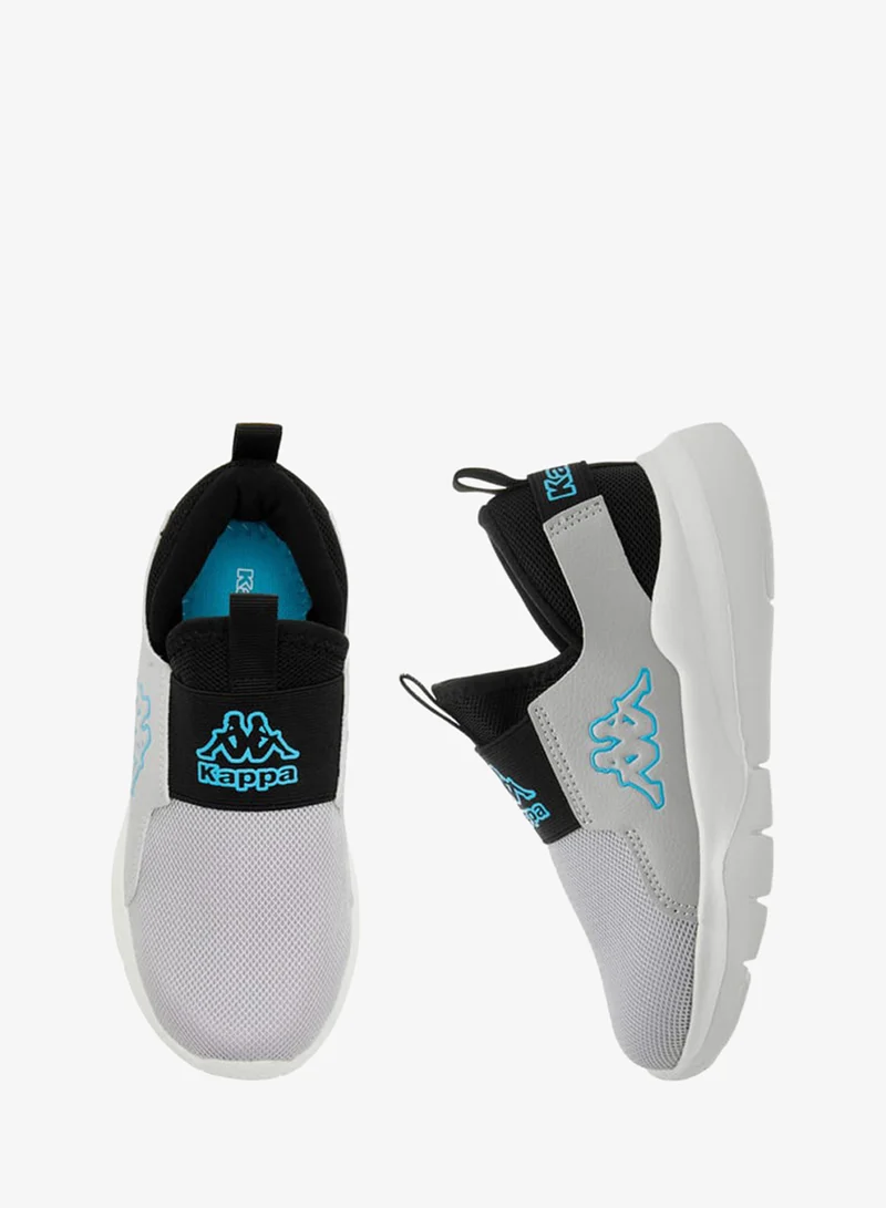 كابا حذاء رياضي للأولاد بتفاصيل شعار سهل الارتداء مع شريط سحب