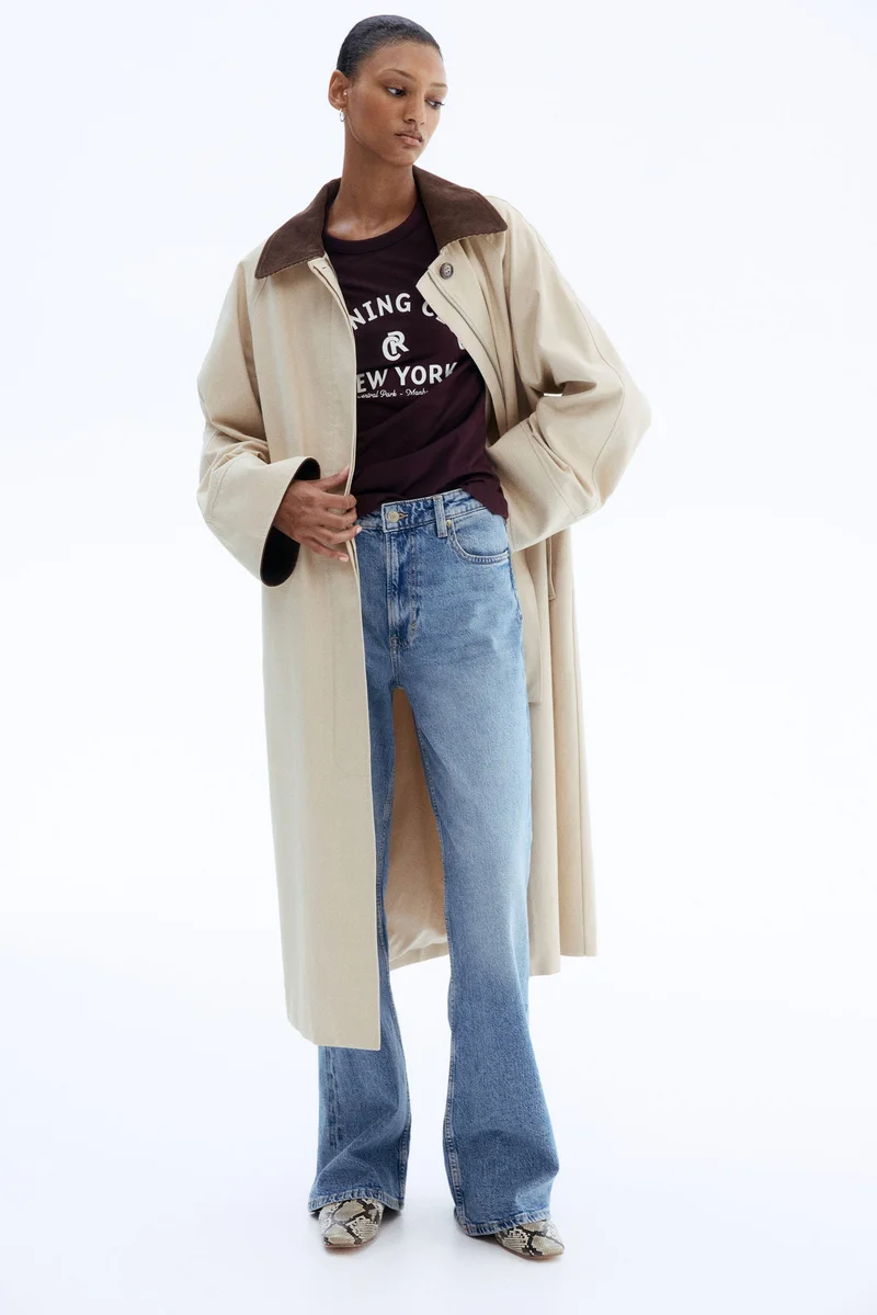 اتش اند ام تي-شيرت مزين بطبعة