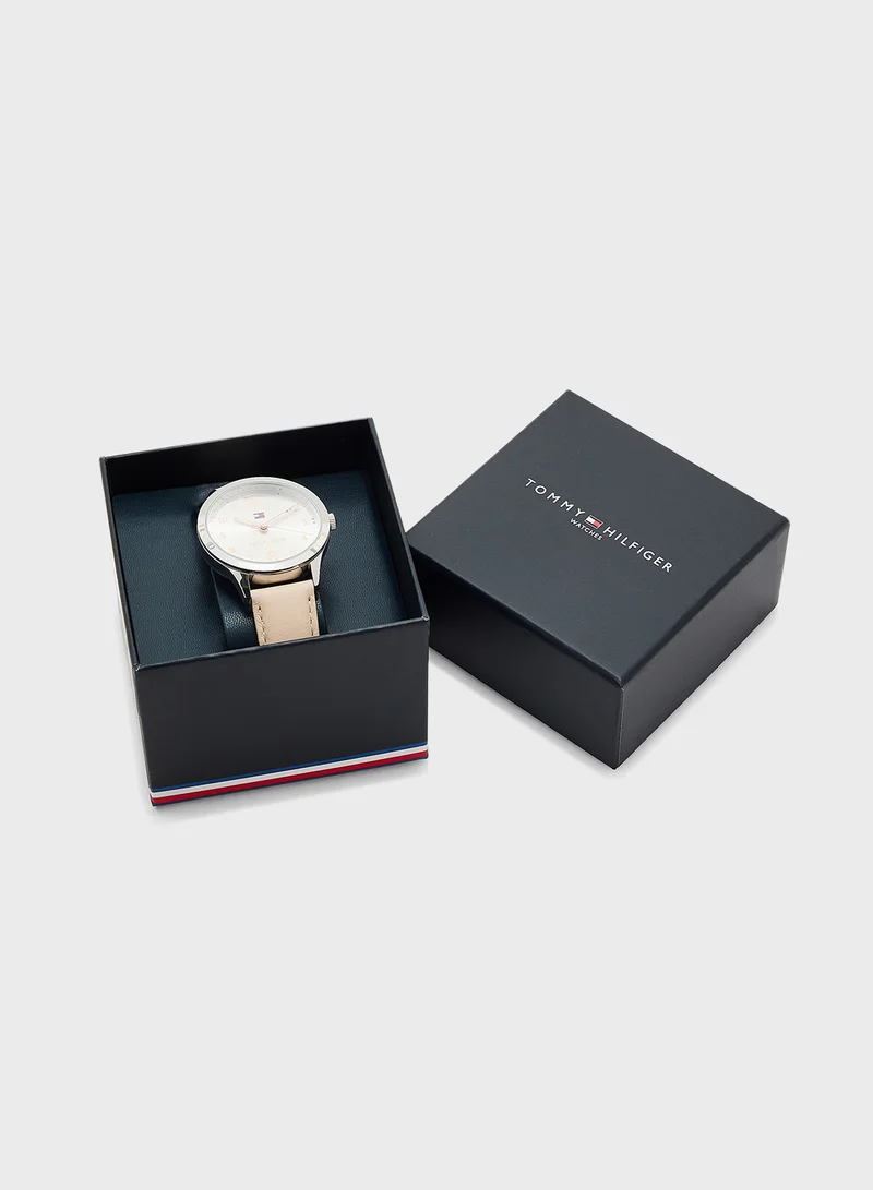 TOMMY HILFIGER TABLE