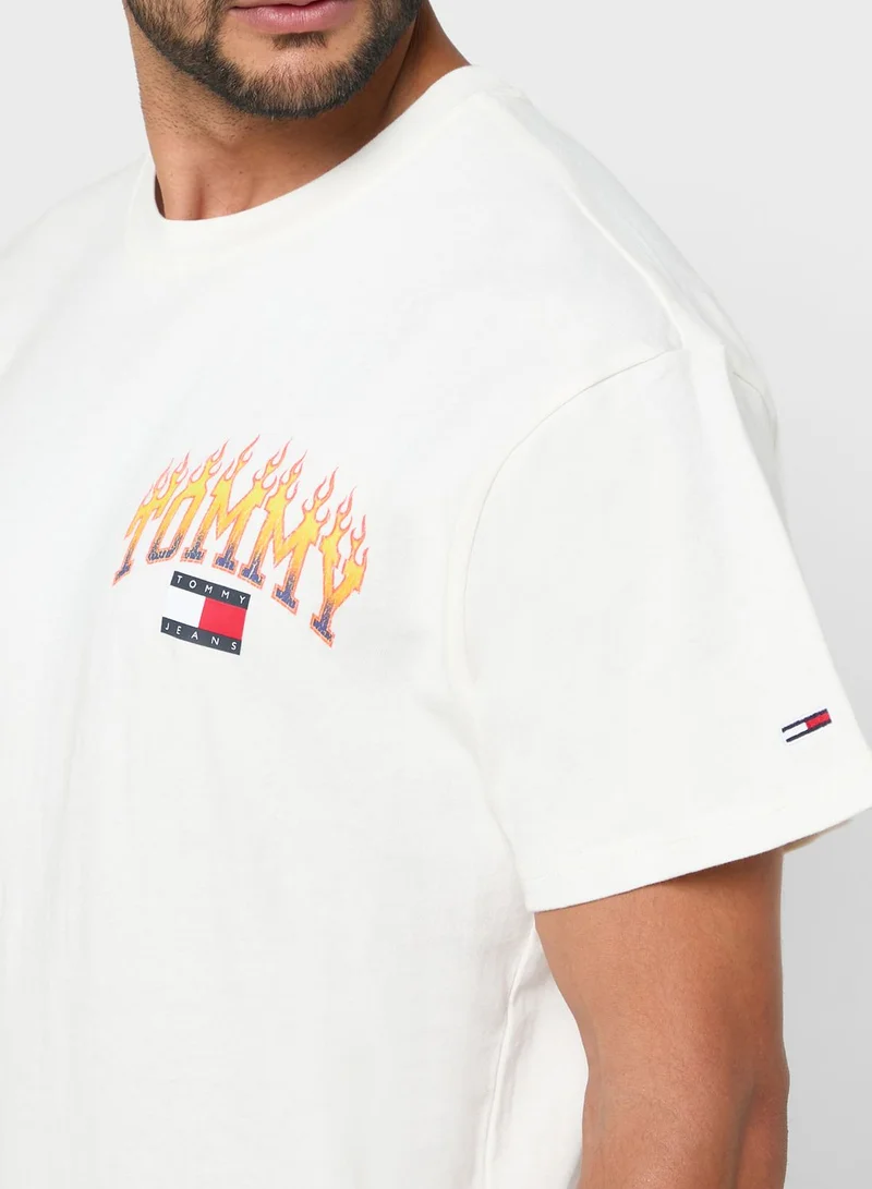 TOMMY JEANS Graphic Crew Neck T-Shirt