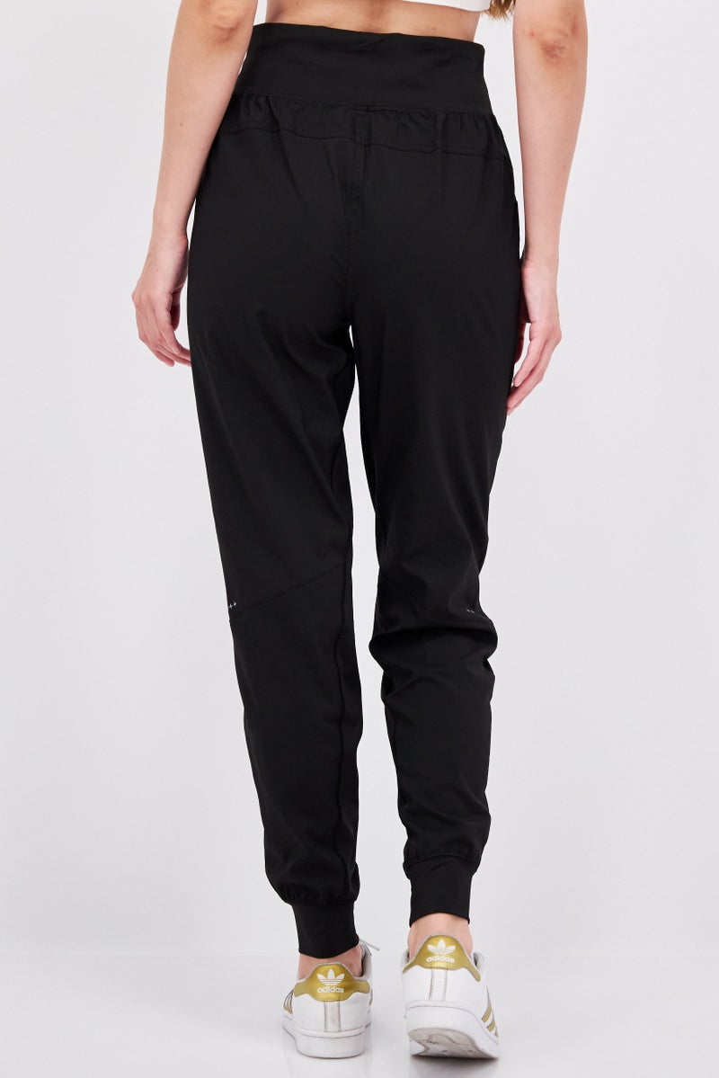 PUMA سروال رياضي نسائي مناسب للجري، أسود - Image 2