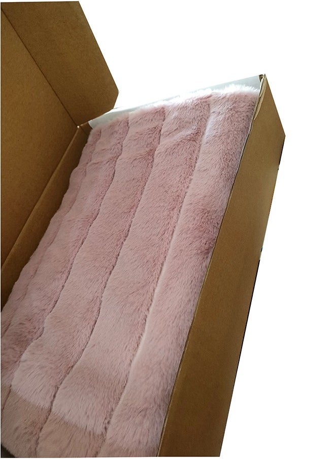 PACHA HOME - Fur Throw 2 layers 130x170, Perfect match for cold days on the couch - Color: Pink. - Image 1