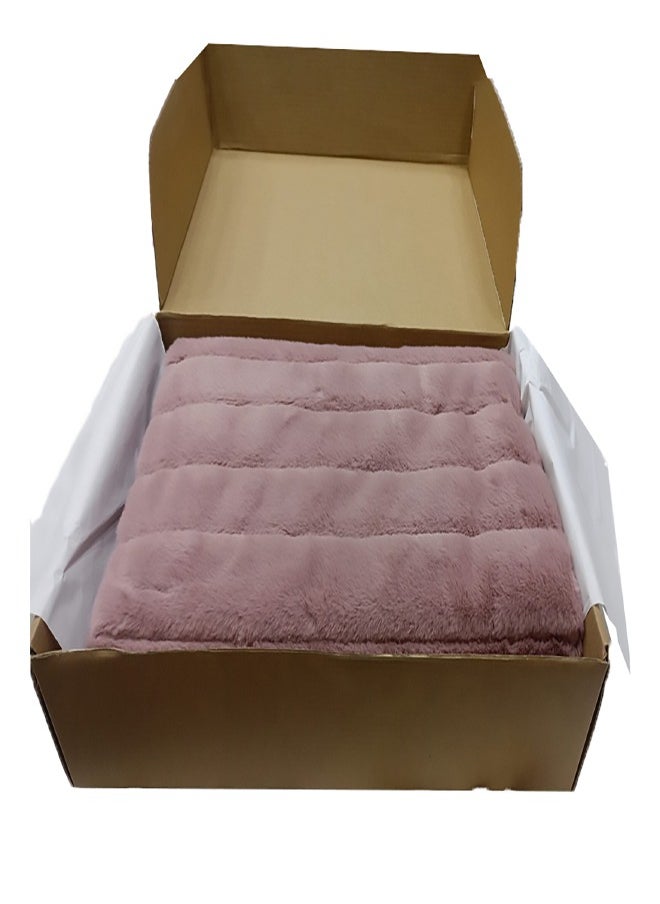 PACHA HOME - Fur Throw 2 layers 130x170, Perfect match for cold days on the couch - Color: Pink. - Image 1