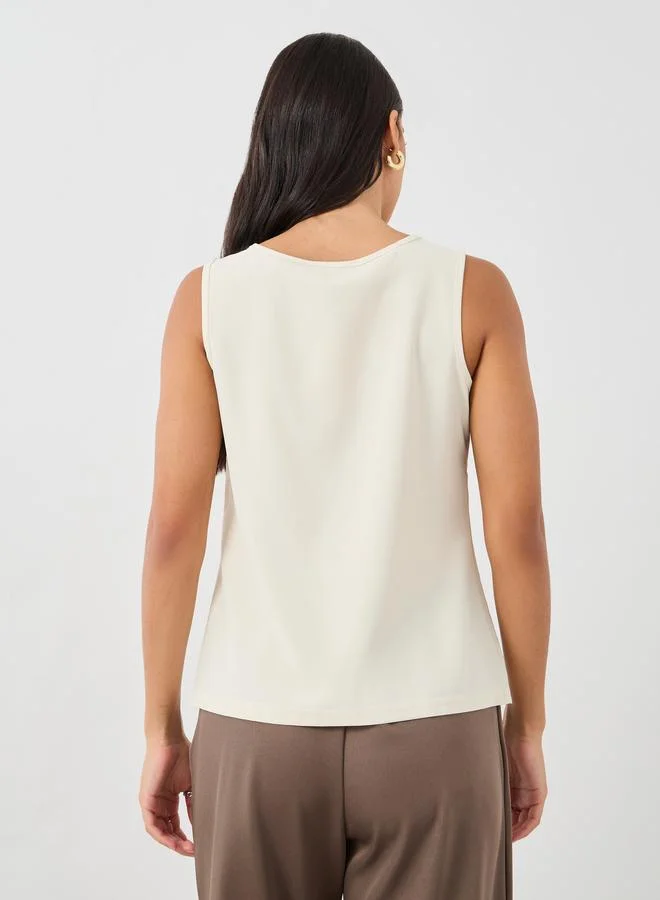Styli Styli Solid Scoop Neck Sleeveless Top