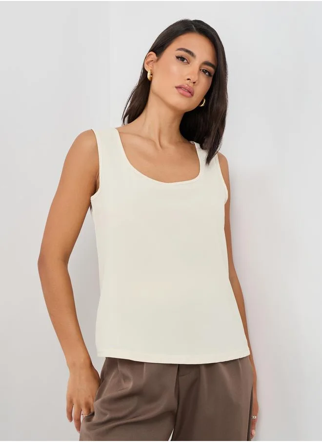 Styli Styli Solid Scoop Neck Sleeveless Top