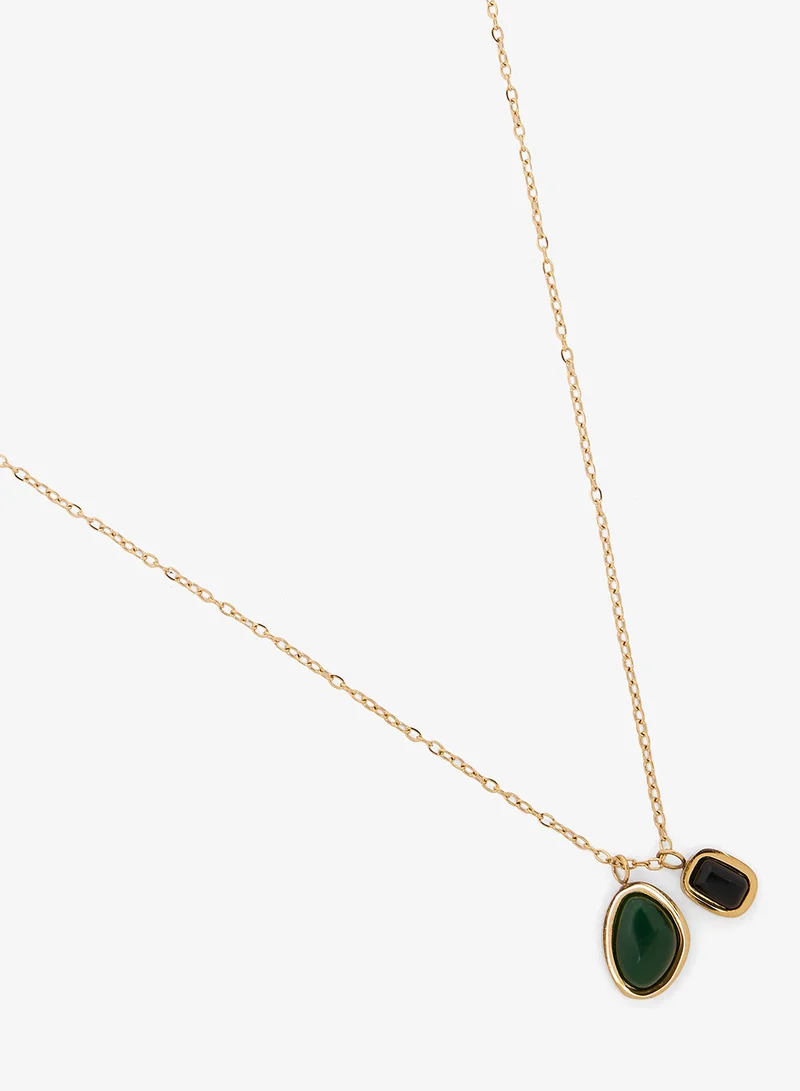 خزانة طقم مجوهرات بتفاصيل زمرد