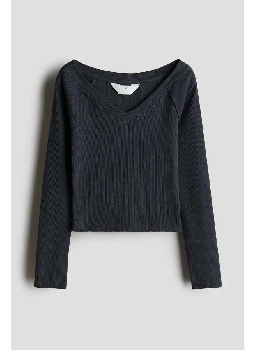 اتش اند ام Ribbed V-Neck Top