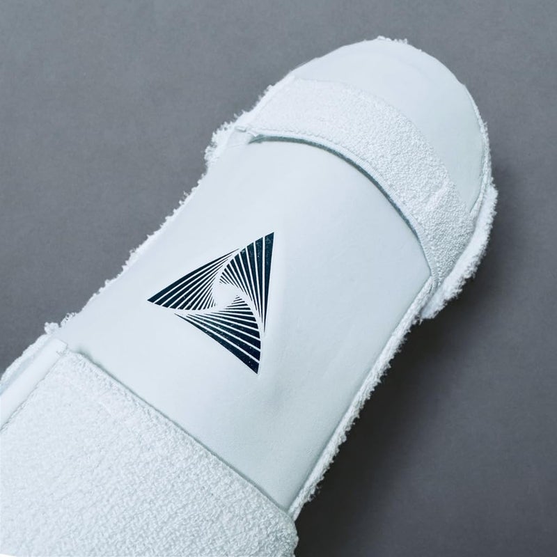 CONSTANT Player Edition Cricket ARM Guard (Moulded, Leather) (with Logo, Mens) - Image 2