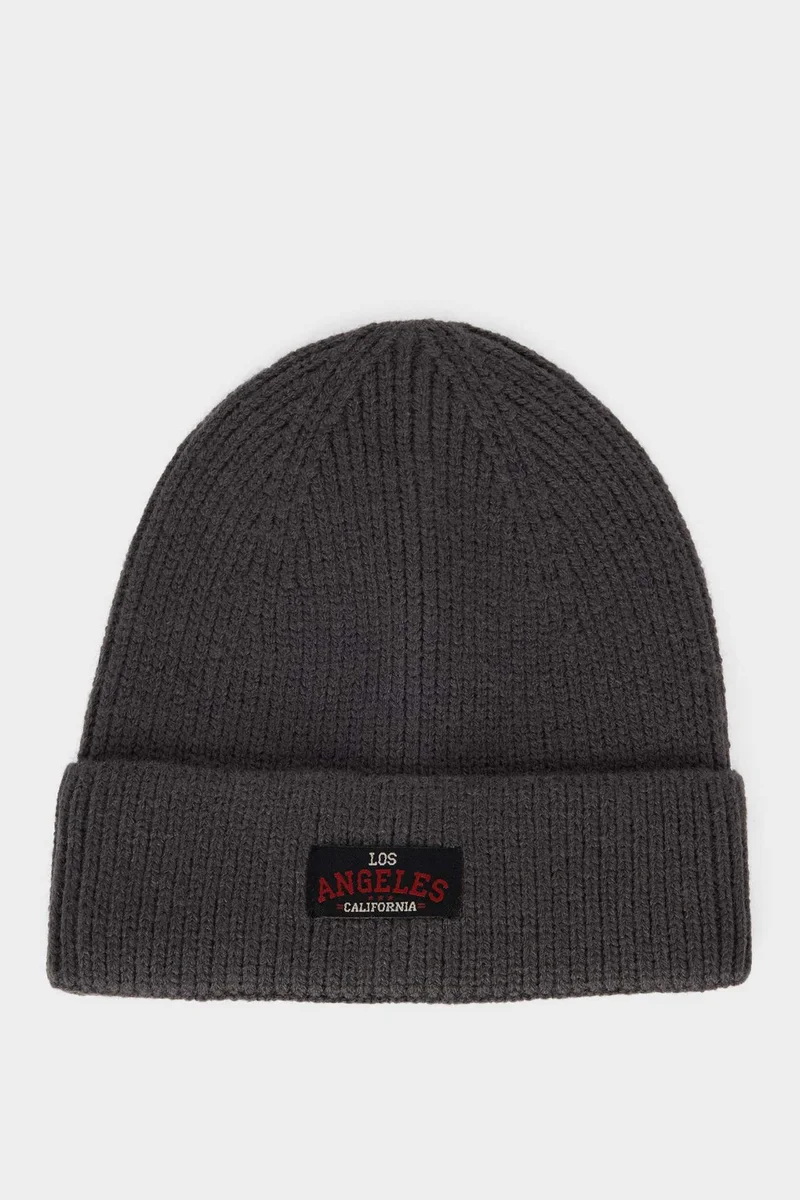 ديفاكتو Man Label Printed Knitwear Beanie