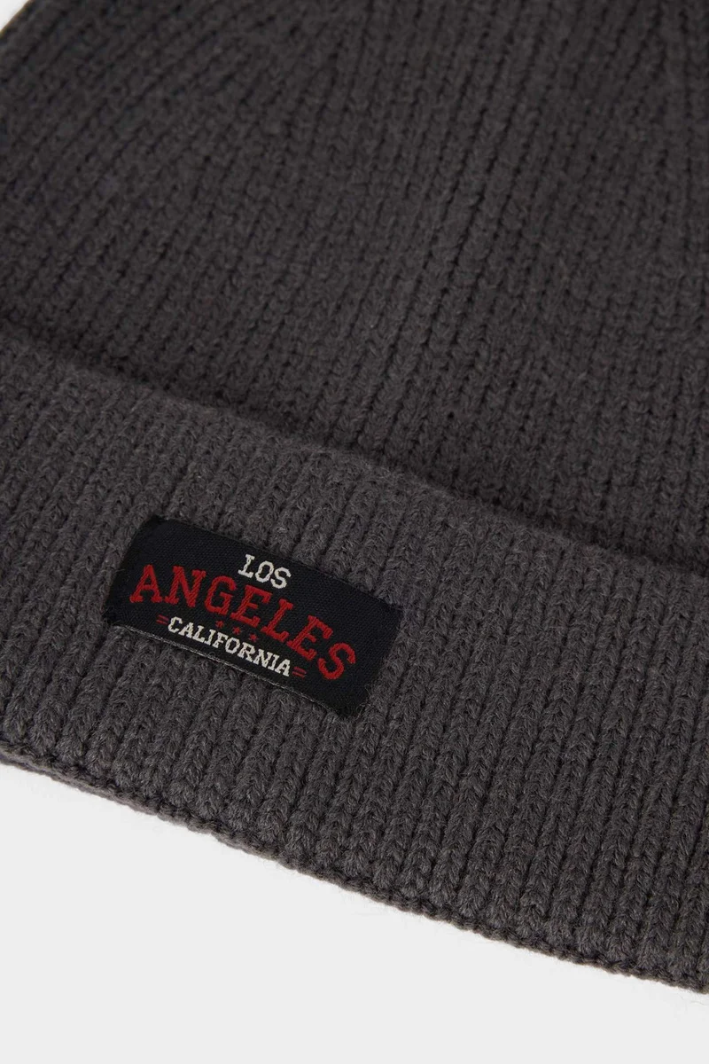 ديفاكتو Man Label Printed Knitwear Beanie