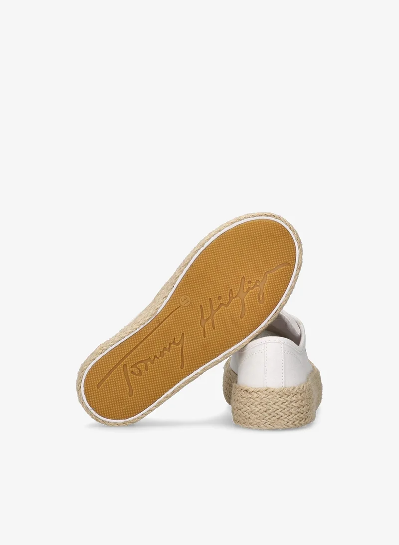 تومي هيلفيغر سنيكرز أطفال برباط وبتصميم قصير