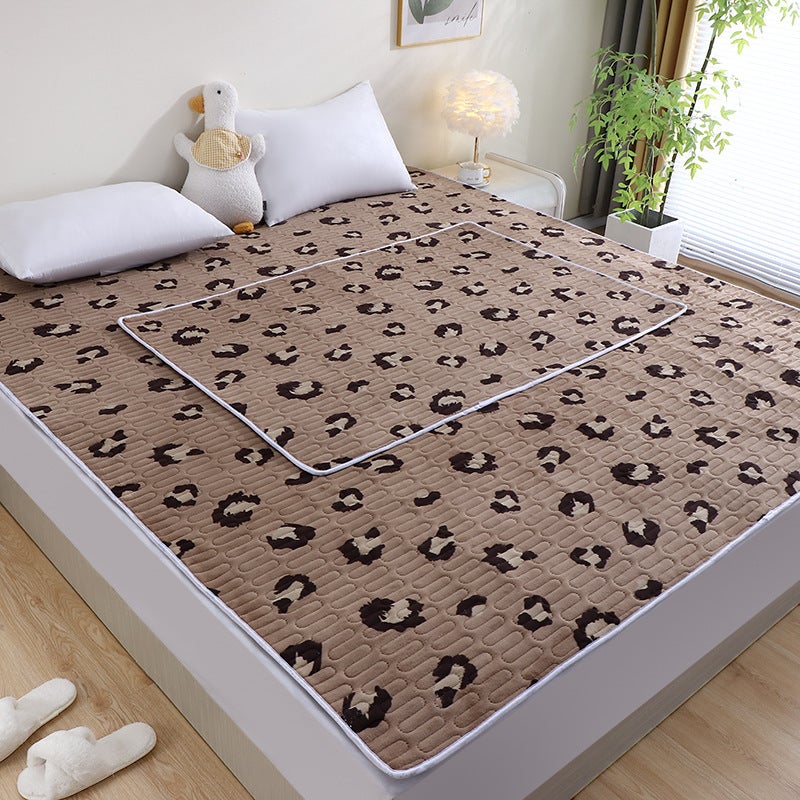 Milk Velvet Diaphragm Mat Bed Sheet Full Bed Dormitory Double Foldable Machine Washable Waterproof Non-Slip Mat For Babies - Image 1