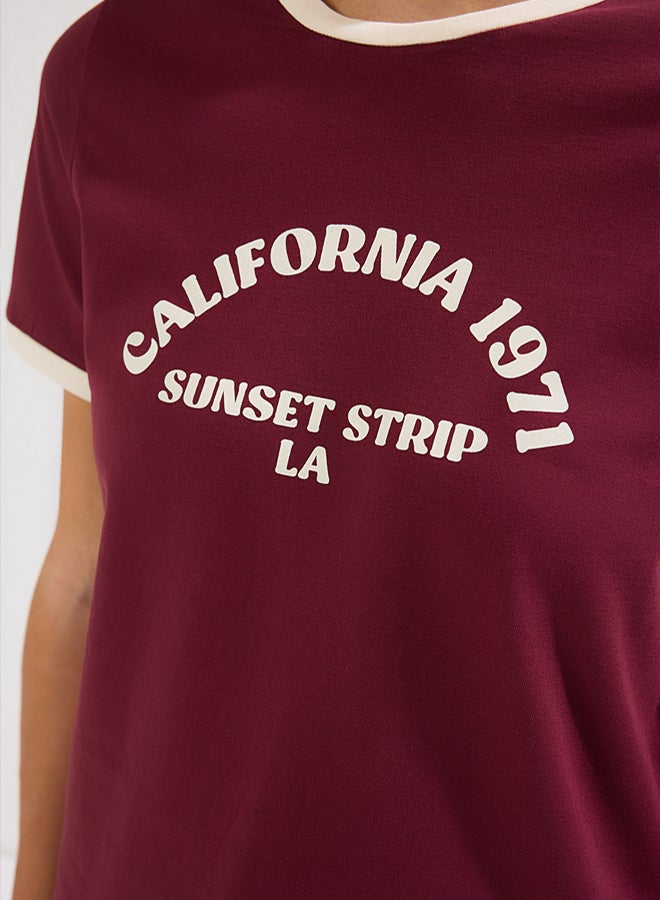 trendyol Claret Red 100% Cotton Slogan Printed Contrast Piping Detailed Knitted T-Shirt - Image 3