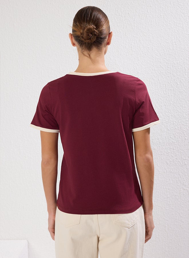 trendyol Claret Red 100% Cotton Slogan Printed Contrast Piping Detailed Knitted T-Shirt - Image 4