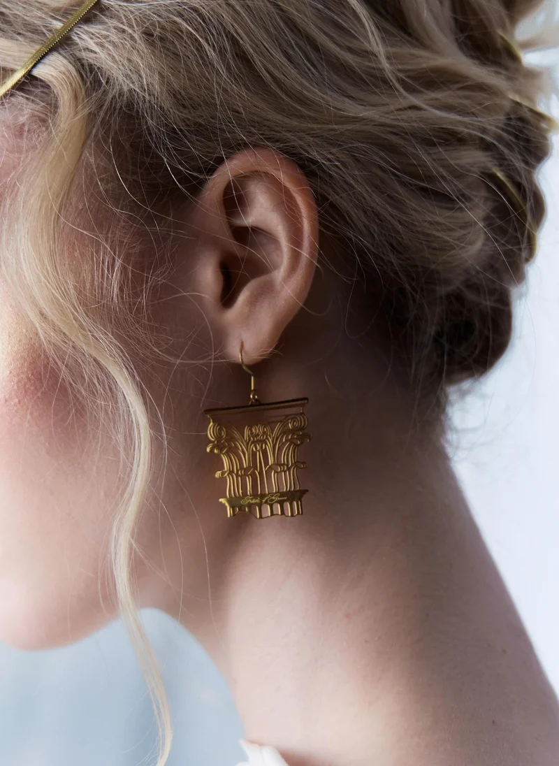 Lichi  Golden stud earrings with antique decoration for Women | Best Price UAE