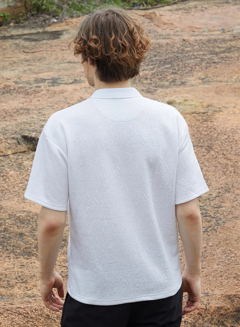 Campus Sutra Men's Daisy White Ripple-Tactile T-Shirt
