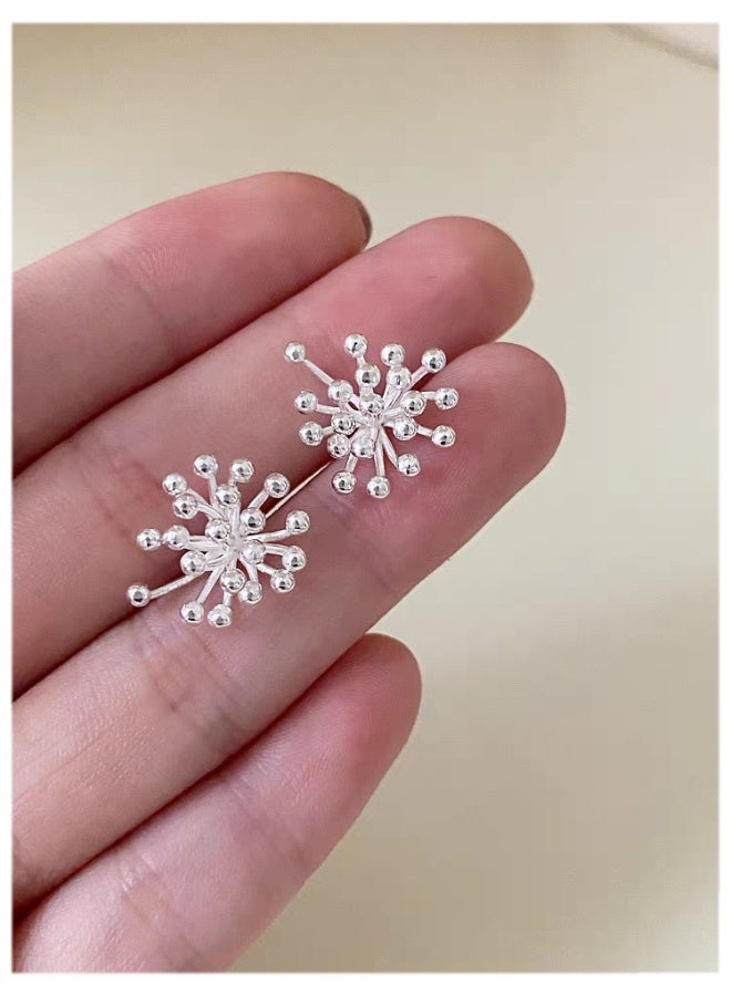 NeeMee Delicate 3D Firework Design Stud Earrings - Image 4